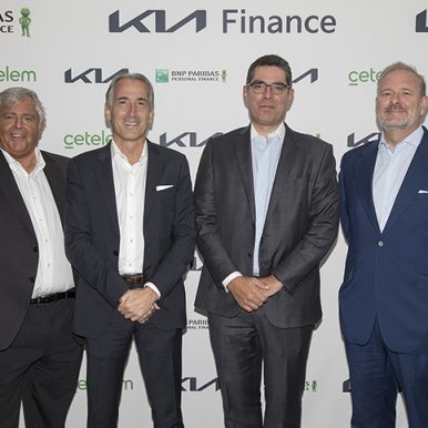 Cetelem Spain and KIA representatives
