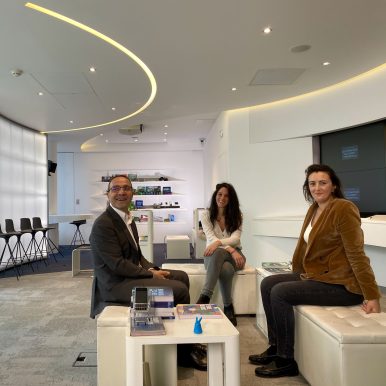 Représentants de La Maison Saint-Gobain et de Cetelem pour illustrer leur partenariat autour du financement des travaux de rénovation de l'habitat