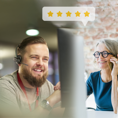 Banner AI Pairing Model. A telecounsellor and his client smiling on the phone. The customer relationship is rated 5 out of 5.