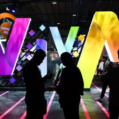 Photo du logo à l'entrée de VivaTech 2024